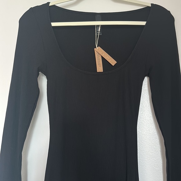SKIMS SOFT LOUNGE LONG SLEEVE DRESS NWT! - Picture 3 of 5